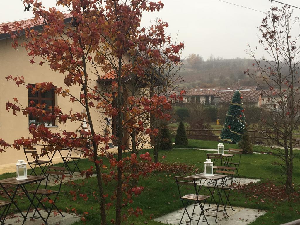 Agriturismo Da Mamma อัลบา ภายนอก รูปภาพ