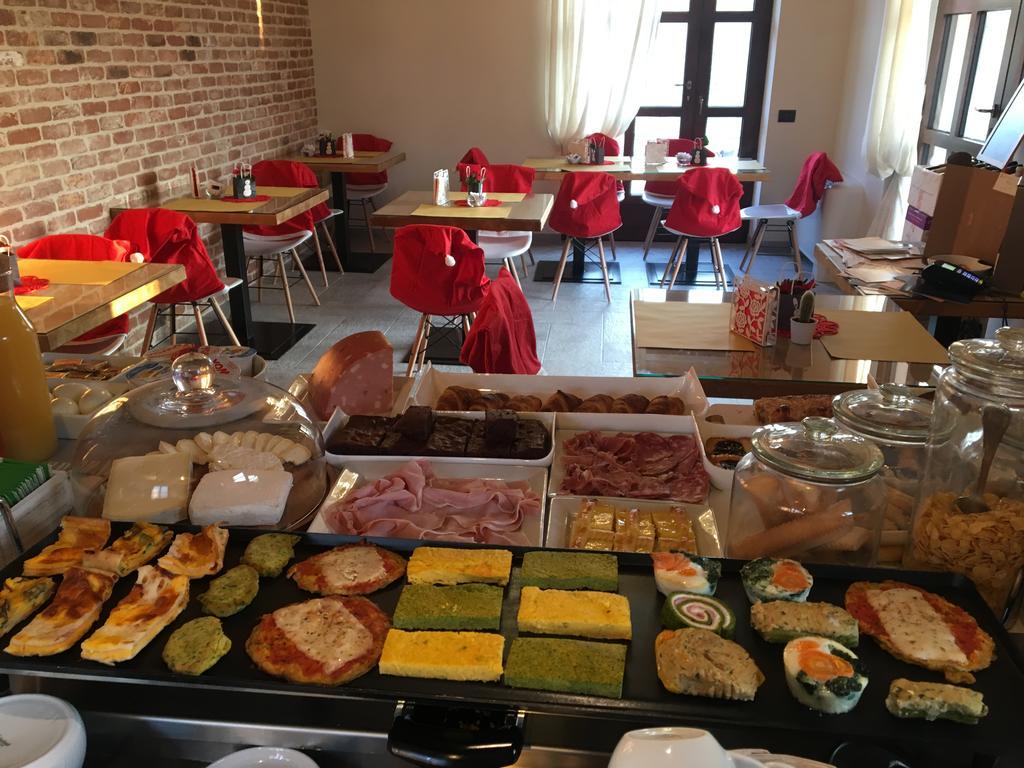 Agriturismo Da Mamma อัลบา ภายนอก รูปภาพ