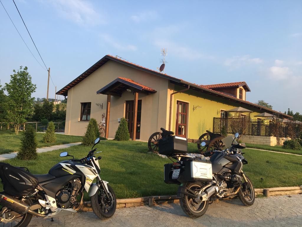 Agriturismo Da Mamma อัลบา ภายนอก รูปภาพ